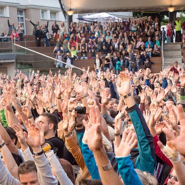 Kulisse von einem Konzert in der Alpenarena