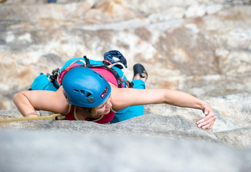 Kletterer auf einer Wand im Gasteinertal